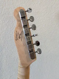 SQUIER PARANORMAL BARITONE