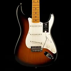 FENDER 70TH ANNIVERSARY AMERICAN VINTAGE II 1954 STRATOCASTER 2-COLOR SUNBURST W