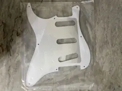 FENDER STRATOCASTER 8-HOLE