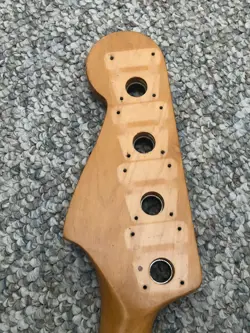 FRETLESS NECK LATE