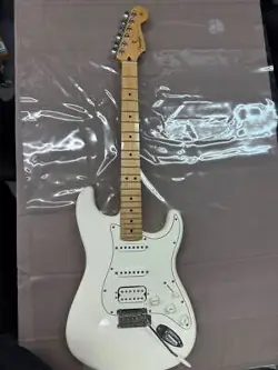 FENDER PLAYER STRATOCASTER SSH