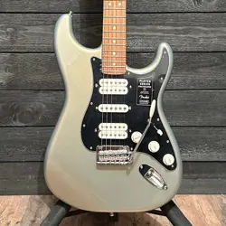 FENDER PLAYER STRATOCASTER HSH ELECTRIC GUITAR - SILVER