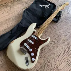 FENDER JAPAN STRATOCASTER ELECTRIC GUITAR RELIC VINTAGE WHITE WITH SOFT CASE
