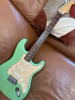 ELECTRIC GUITAR FENDER STRATOCASTER MADE IN USA S/N SZ6002658