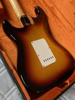 FENDER STRATOCASTER NEW