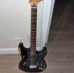 FENDER STANDARD SQUIRE