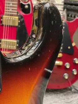 FENDER AMERICAN VINTAGE '62 STRATOCASTER 'THIN LACQUER' -3-COLOR SUNBURST- 2007