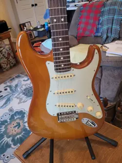 FENDER AMERICAN PERFORMER STRATOCASTER 6-STRING ELECTRIC GUITAR - HONEY BURST