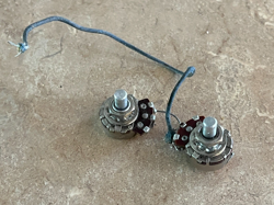 1964 1965 SET FENDER JAGUAR 1 MEG GUITAR POTS