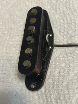 BRIDGE PICKUP STAGGERED-POLE