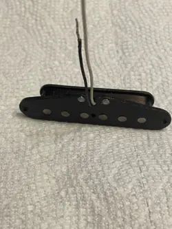 PICKUP STAGGERED-POLE BLACK