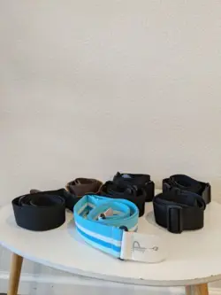 ASSORTED GUITAR STRAPS