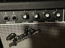 FENDER FRONTMAN 212R AMP