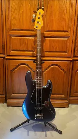 JAZZ BASS LIMITED-EDITION