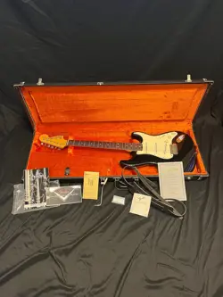 2004 FENDER CUSTOM SHOP '69 CLOSET CLASSIC STRAT-BLACK-W/OHSC/COA