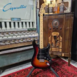 2015 FENDER AMERICAN SPECIAL STRATOCASTER SUNBURST MAPLE FRETBOARD