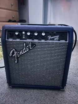 FENDER 28W  FRONTMAN 10G GUITAR AMP