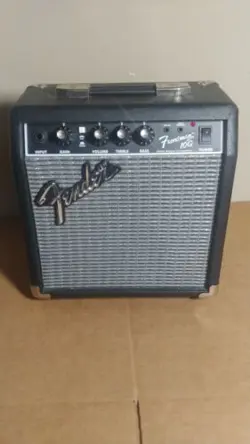 FENDER FRONTMAN 10G 10W GUITAR AMPLIFIER, SMALL AMP IN WORKING CONDITION