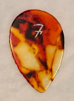 GUITAR PICK-FENDER-