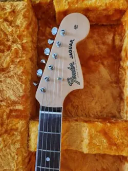 FENDER AMERICAN ORIGINAL '60S JAGUAR - CANDY APPLE RED