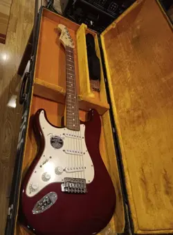 VINTAGE  NOS FENDER STRATOCASTER ELECTRIC GUITAR LEFT HAND MZ3133962