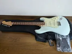 STRATOCASTER SONIC BLUECUS