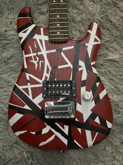 CUSTOMIZED FENDER STARTCASTER 35