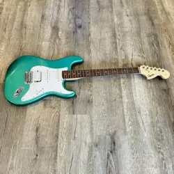 SQUIRE STRATOCASTER ELECTRIC GUITAR BY FENDER 2020 GREEN WHITE