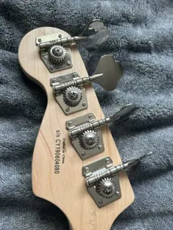 SQUIER BY FENDER ELECTRIC BASS GUITAR 4 STRING