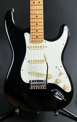 FENDER PLAYER II STRATOCASTER ELECTRIC GUITAR GLOSS BLACK FINISH