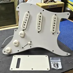 2000 FENDER AMERICAN DELUXE STRAT LOADED PICKGUARD USA VINTAGE NOISELESS PICKUPS