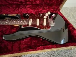 50TH ANNIVERSARY AMERICAN MADE FENDER STRATOCASTER