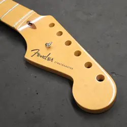 DELUXE STRAT