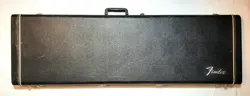 VINTAGE 70'S FENDER PRECISION OR JAZZ BASS CASE IN VERY GOOD CONDITION!