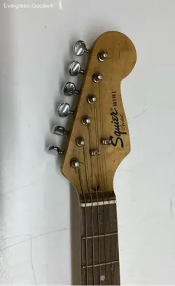 SQUIER MINI FENDER