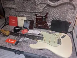 JET BLACK FINGERBOARD FENDER AMERICAN PROFESSIONAL 2 II STRATOCASTER OLYMPIC WHI