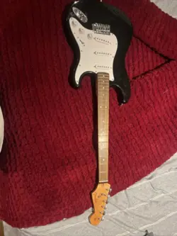 STRATOCASTER NO STRINGS