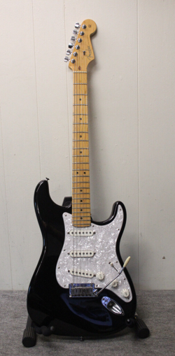 2001 AMERICAN STANDARD FENDER STRATOCASTER GUITAR BLACK ORIGINAL MAPLE   CASE
