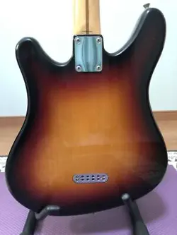 FENDER SQUIER VENUS