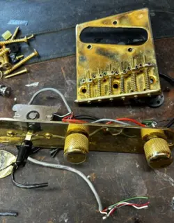 FENDER TELECASTER GOLD HARDWARE