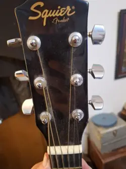 RIGHT-HANDED DREADNOUGHT