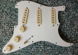 FENDER PRE-WIRED VINTAGE NOISELESS STRATOCASTER PICKUPS