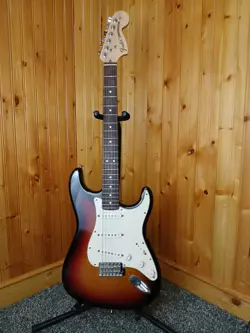 2009 FENDER HIGHWAY ONE STRATOCASTER USA - LIGHTWEIGHT!