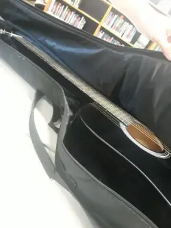 BLACK SQUIER FENDER
