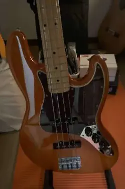 FENDER JAZZ BASS FENDER JAZZ