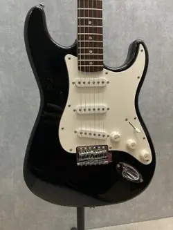 SQUIER BY FENDER AFFINITY SERIES STRATOCASTER ELECTRIC GUITAR EXCELLENT