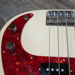 FENDER JAPAN PB62-70US