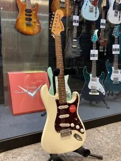 SQUIER BY FENDER CLASSIC VIBE '70S STRATOCASTER OLYMPIC WHITE