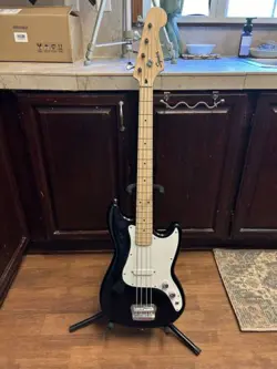 FENDER SQUIER BRONCO BASS W/GIG BAG
