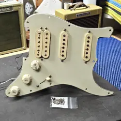 1998 FENDER USA DELUXE HSS STRAT LOADED PICKGUARD HUMBUCKER & NOISELESS PICKUPS